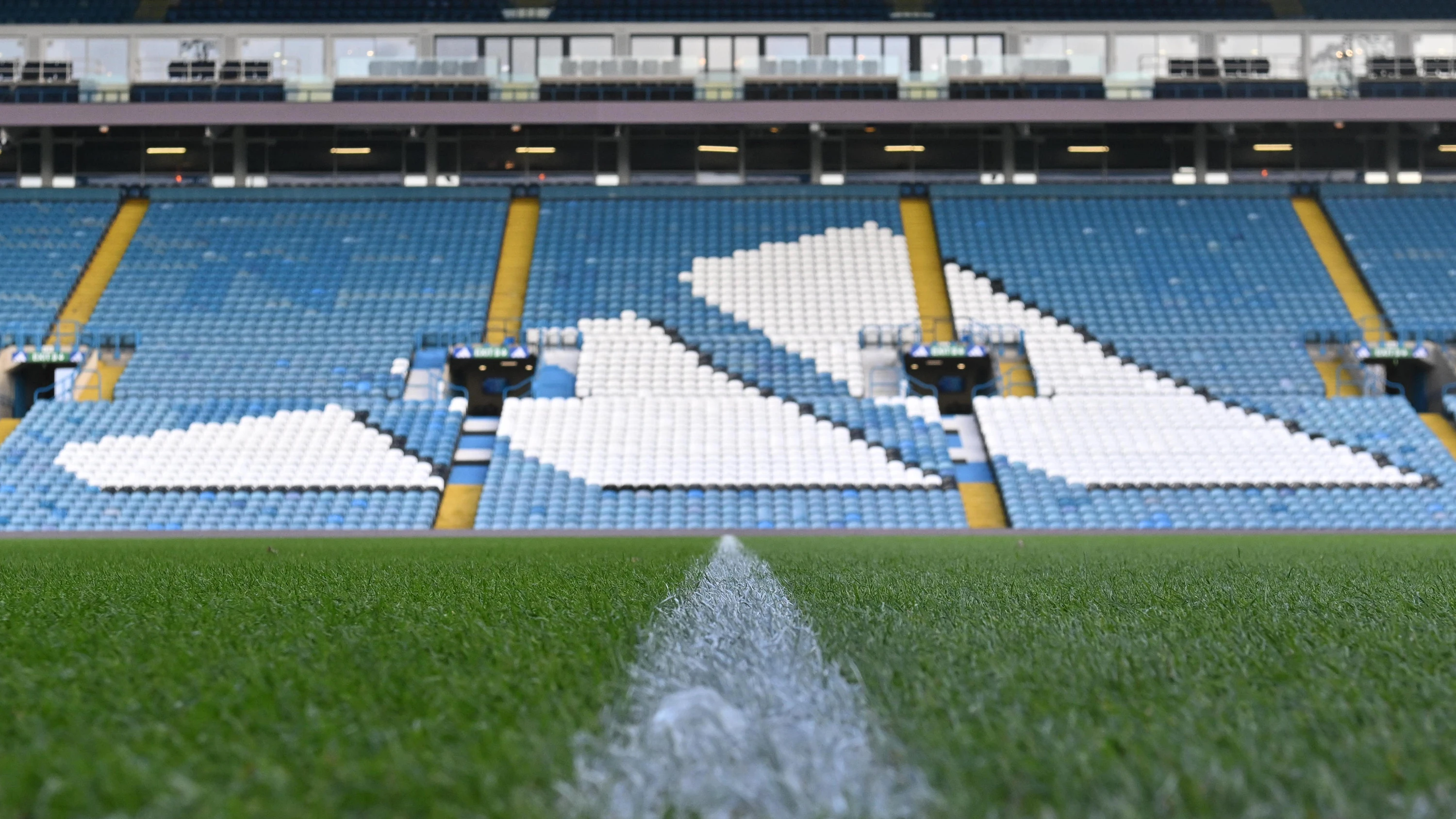 ELLAND ROAD ADIDAS LOGO
