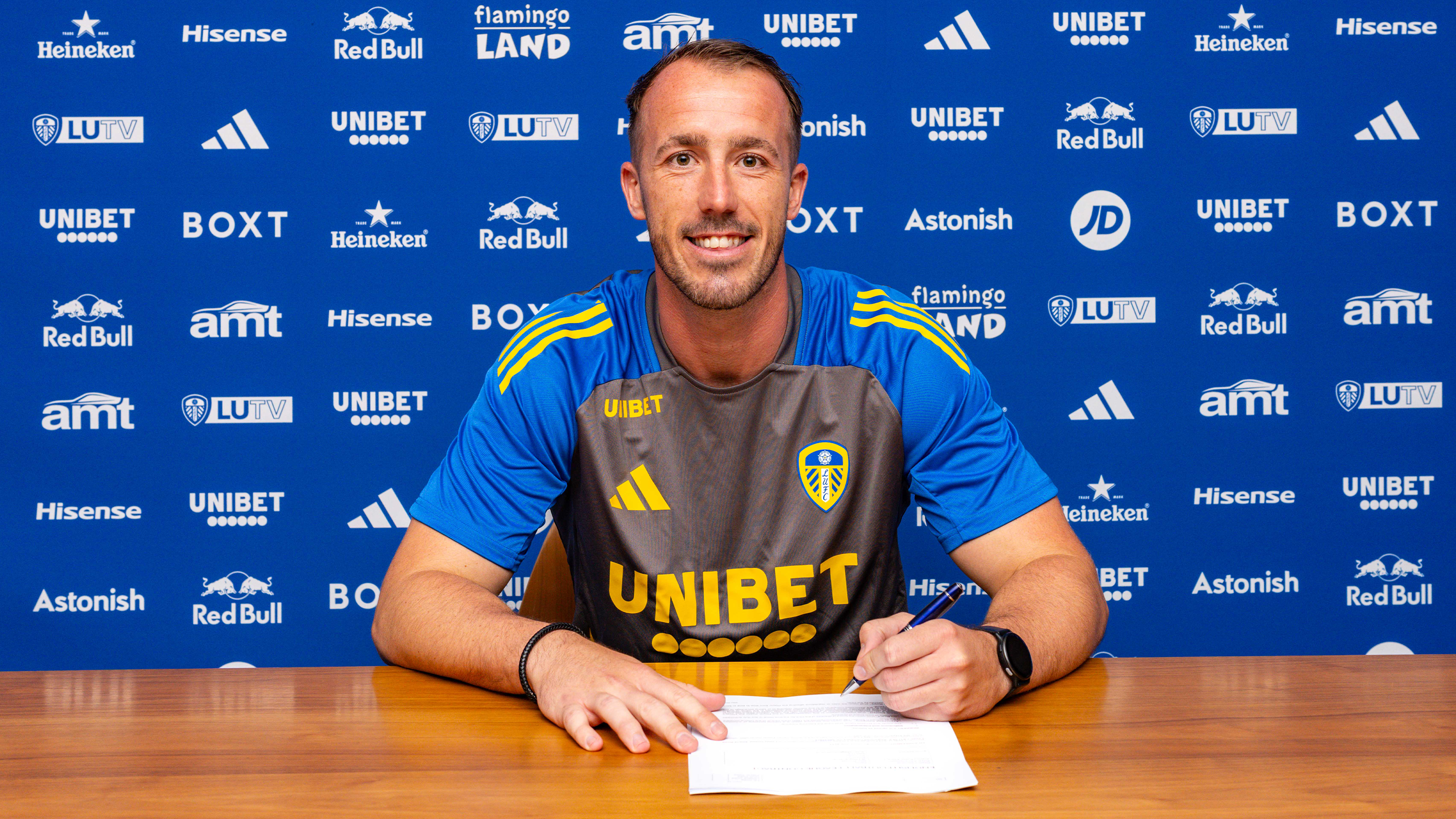 Alex Cairns Signs For Leeds United - Leeds United