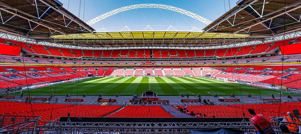 AAAA WEMBLEY1.jpg