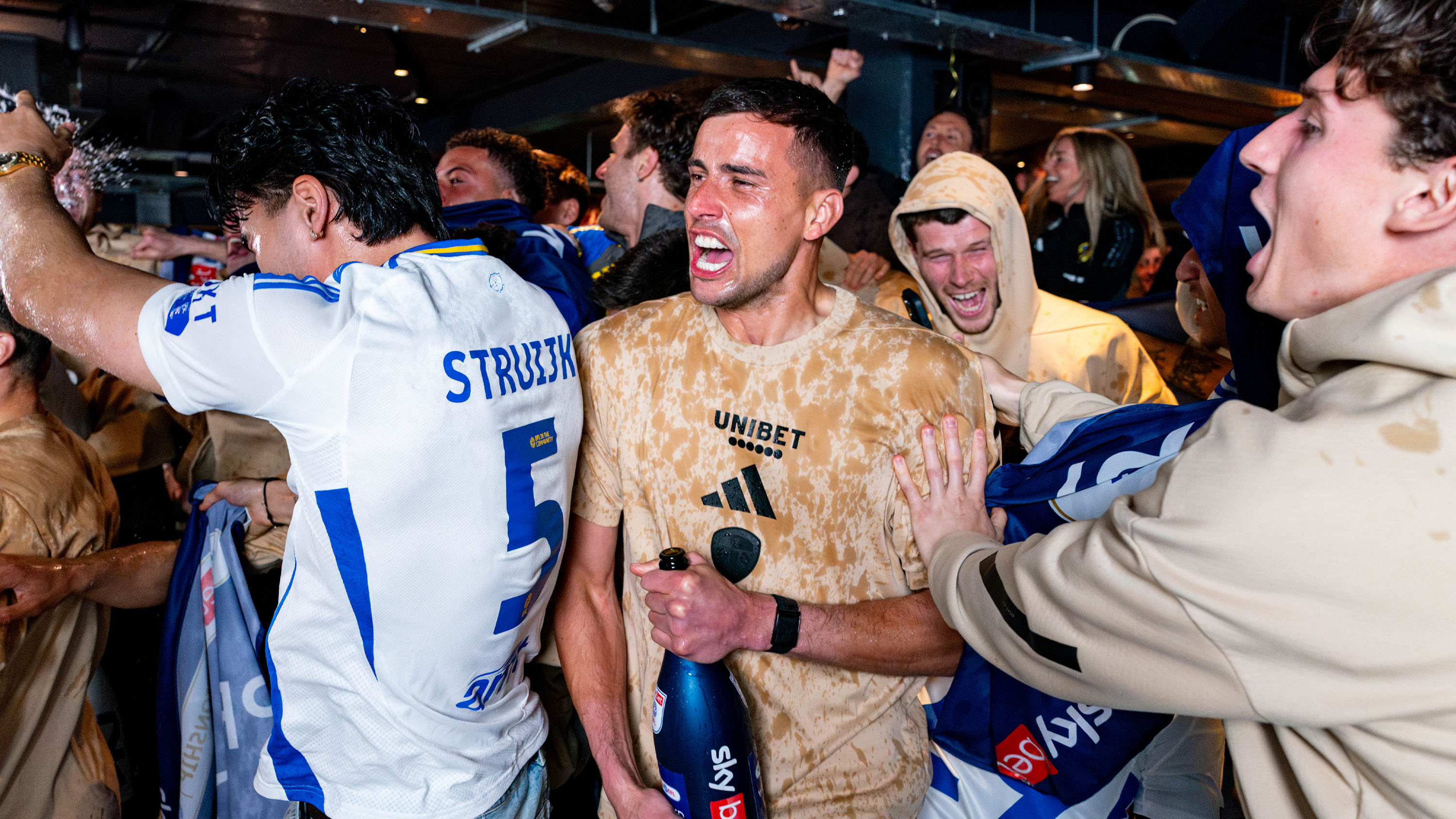 20 photos from Leeds United's promotion party - Leeds United