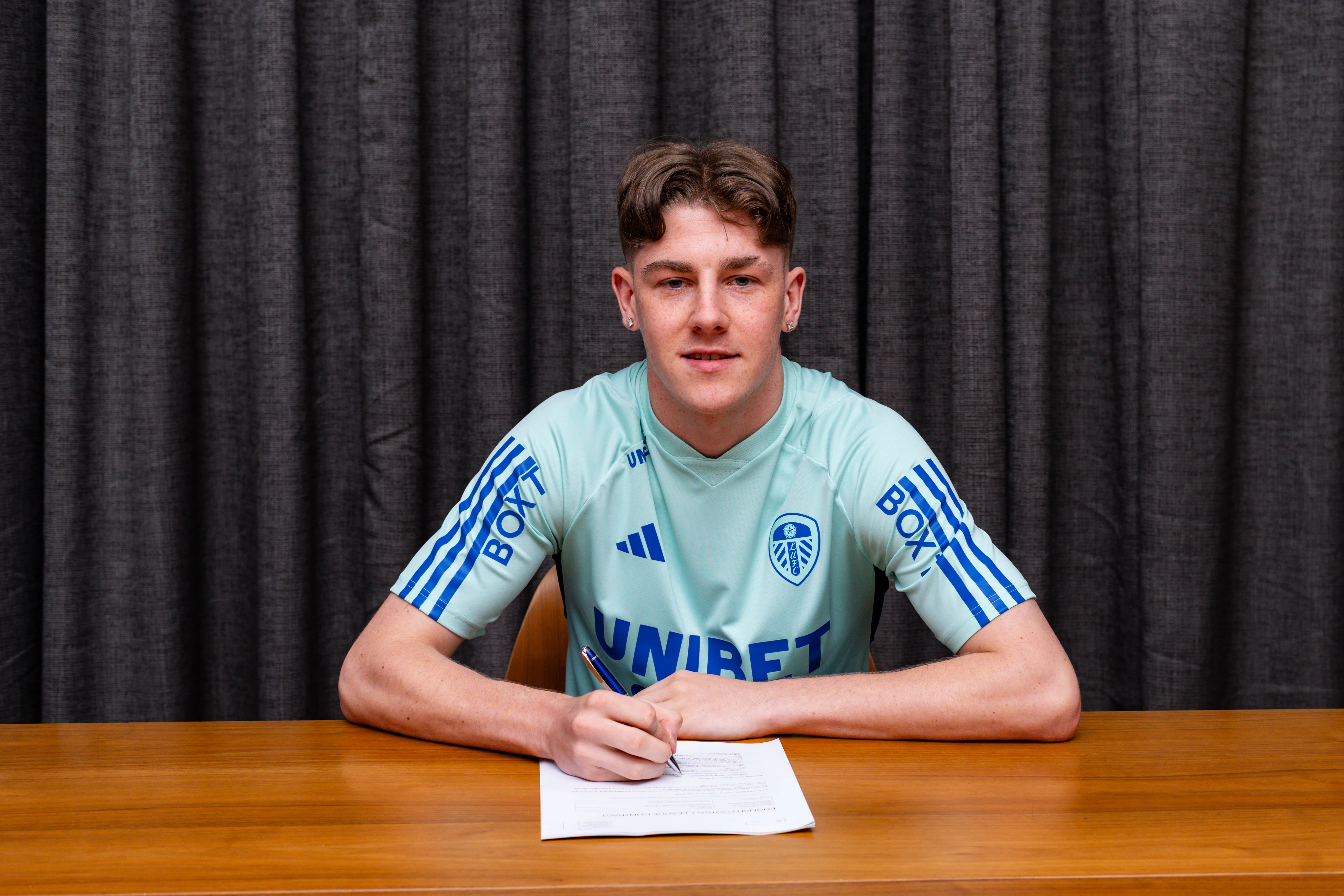 Connor Douglas signs professional contract