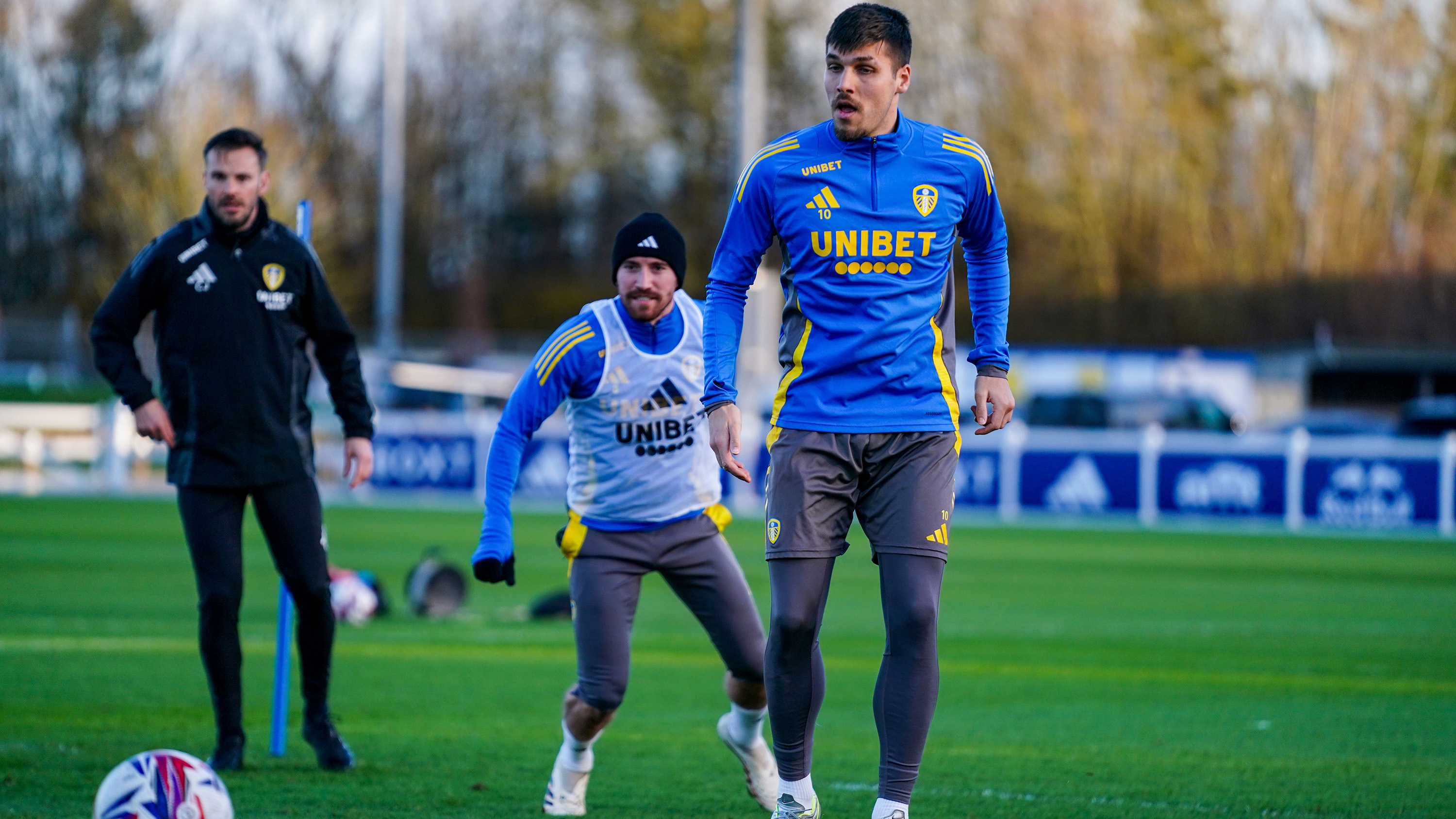 Joel Piroe: We have to stay on it and carry this momentum - Leeds United