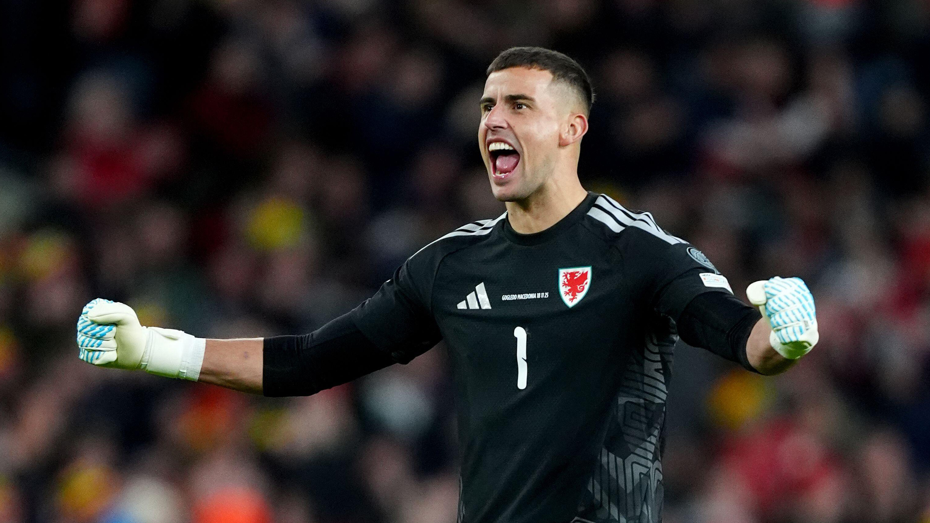 利兹联三人组亮相，威尔士凭借压倒性胜利锁定升级附加赛主场资格