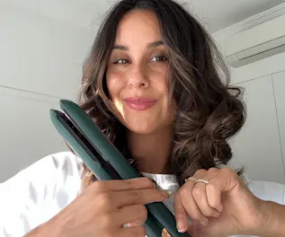 Beauty IQ Article - how-to-get-curls-with-straightener