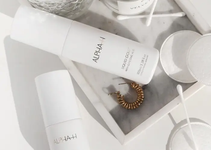 The 9 Best Products To Reduce Acne Scars