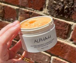 Cleansing balm in-article