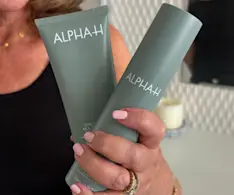 Beauty IQ Article - alpha-h-exfoliating-body-treatment-review