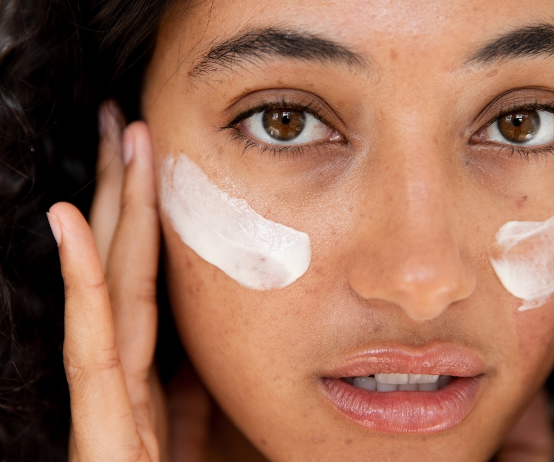 World Beauty's New 25g Facial Whitening Cream Dark Skin Moisturizing  Tightening Brightening Lotion Lighten Skin Tone Lady Beauty Skin Care  Products : : Beauty
