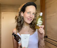 Beauty IQ Article - Five Adore Beauty Staffers Share Their Everything Shower Routine