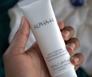 Alpha-H Daily Essential Moisturiser SPF50+