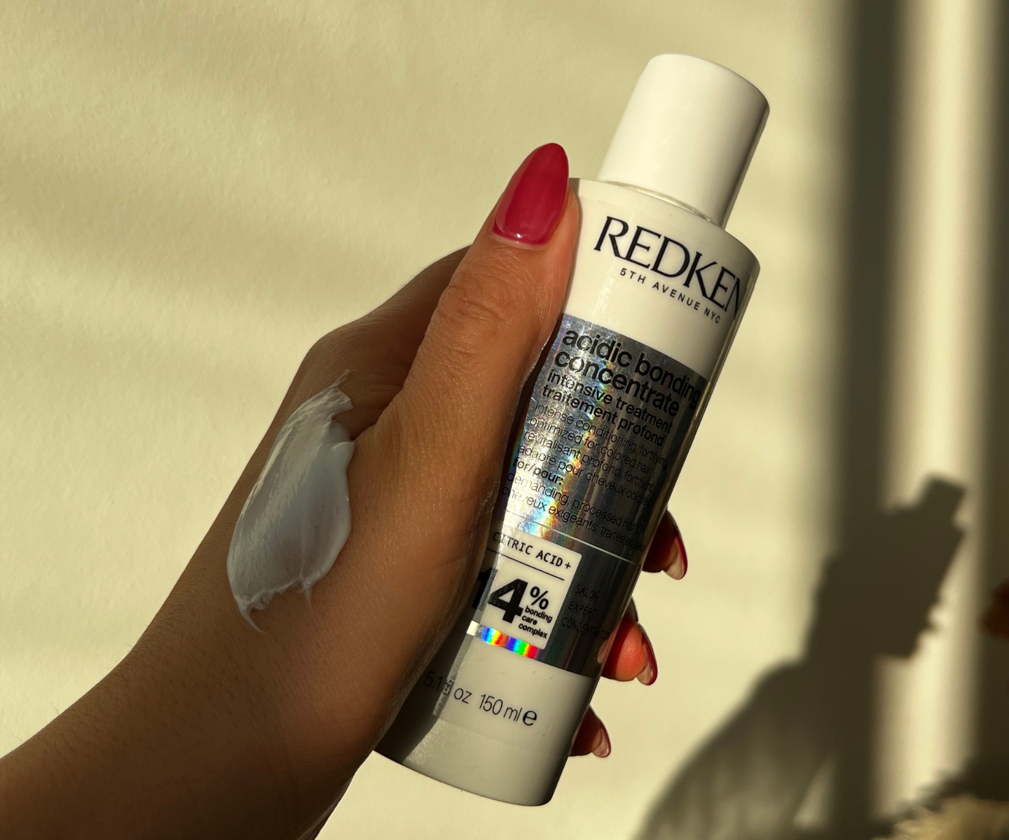 Pre-rinse With Redken Acidic Bonding Concentrate Intensive Treatment in-article