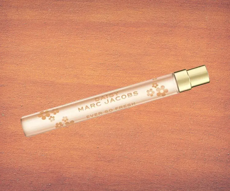 6 Mini Perfumes and Sets to Take on Your Euro Holiday