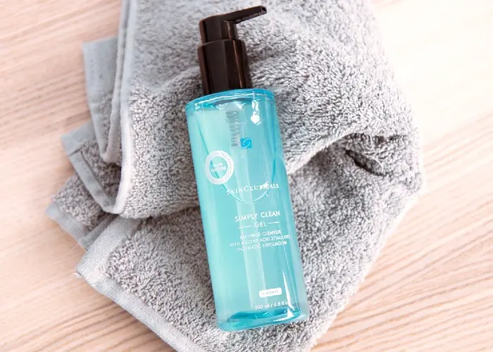 The Cleanser Kayla Itsines Uses To Clear Breakouts