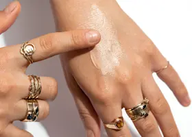 The Artist-Approved Dupe Of One Of Your Favourite Liquid Highlighters