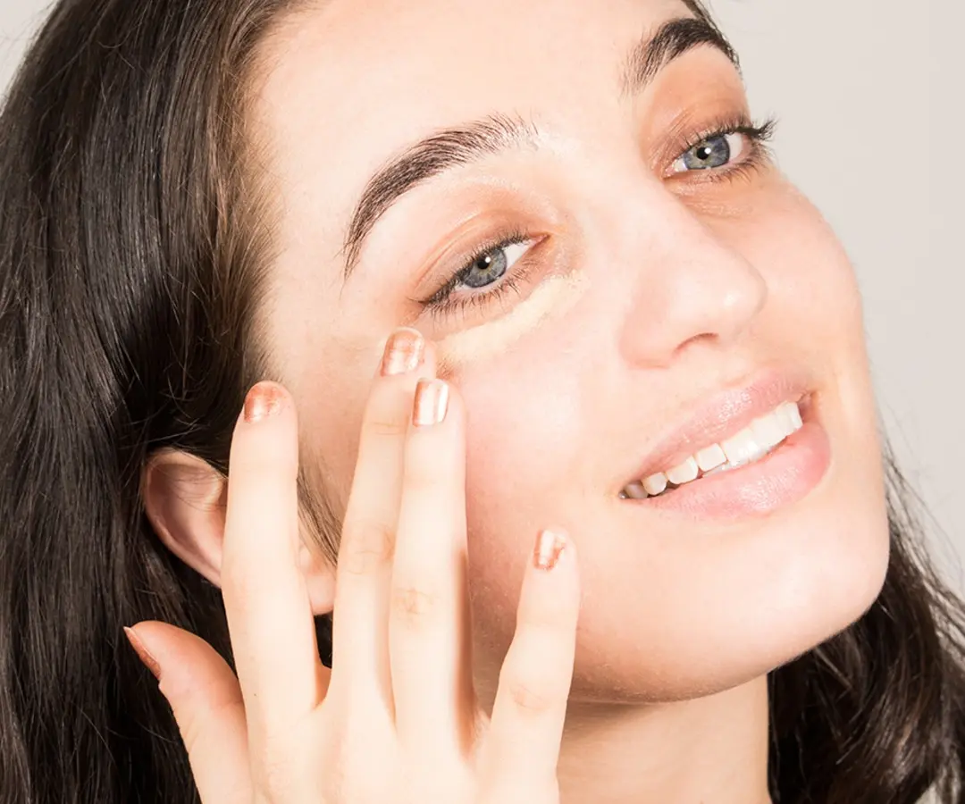 How to Cover Dark Circles Under Your Eyes