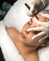 Dermaplaning 101: The Pros & Cons