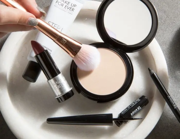 What's the Best Way to Apply Pressed Powder?
