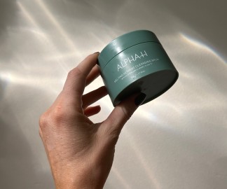 Alpha-H Melting Moment Cleansing Balm with Australian Flannel Flower hero