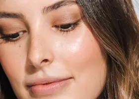 The Easy (And Natural-Looking) Way To Do Faux Freckles