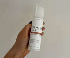 The Best Leave-in Hair Treatments to Fight Frizz This Winter and Beyond