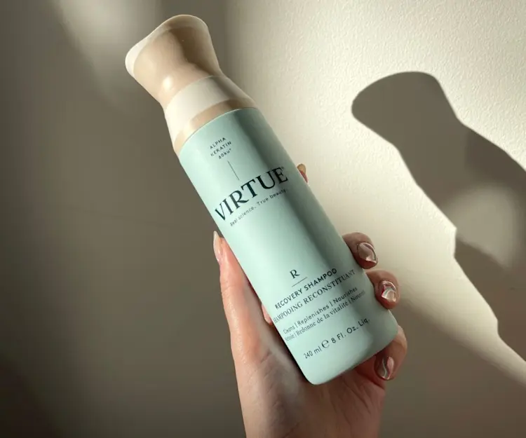 These Are *Legitimately* the 7 Best Shampoos for a Dry Scalps in