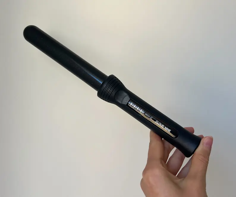 VIDEO: Curling hair with a curling iron: A beginners guide on bouncy, voluminous waves