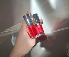 Beauty IQ Article - I’m a Beauty Editor & Here’s Why I’ll Never Stop Buying This Best-Selling Clarins Lip Oil