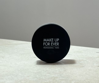 MAKE UP FOR EVER Ultra HD Loose Translucent Powder in-article