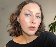 A Glittery Eyeshadow Look My Teen Self Would Be Obsessed With