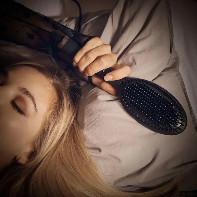 What Do We Really Think About This Frizz-Smoothing Brush?