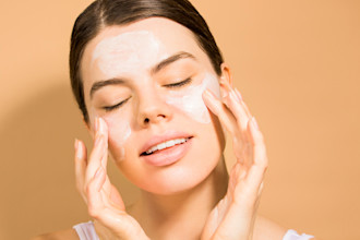 How Should I Exfoliate My Skin If I Have Acne? How Should I Exfoliate My Skin If I Have Acne?