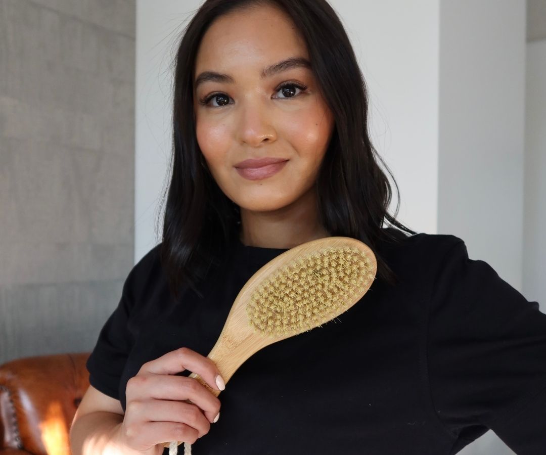 How To Dry Brush Skin - Dry Brushing Spa Treatment in Bali