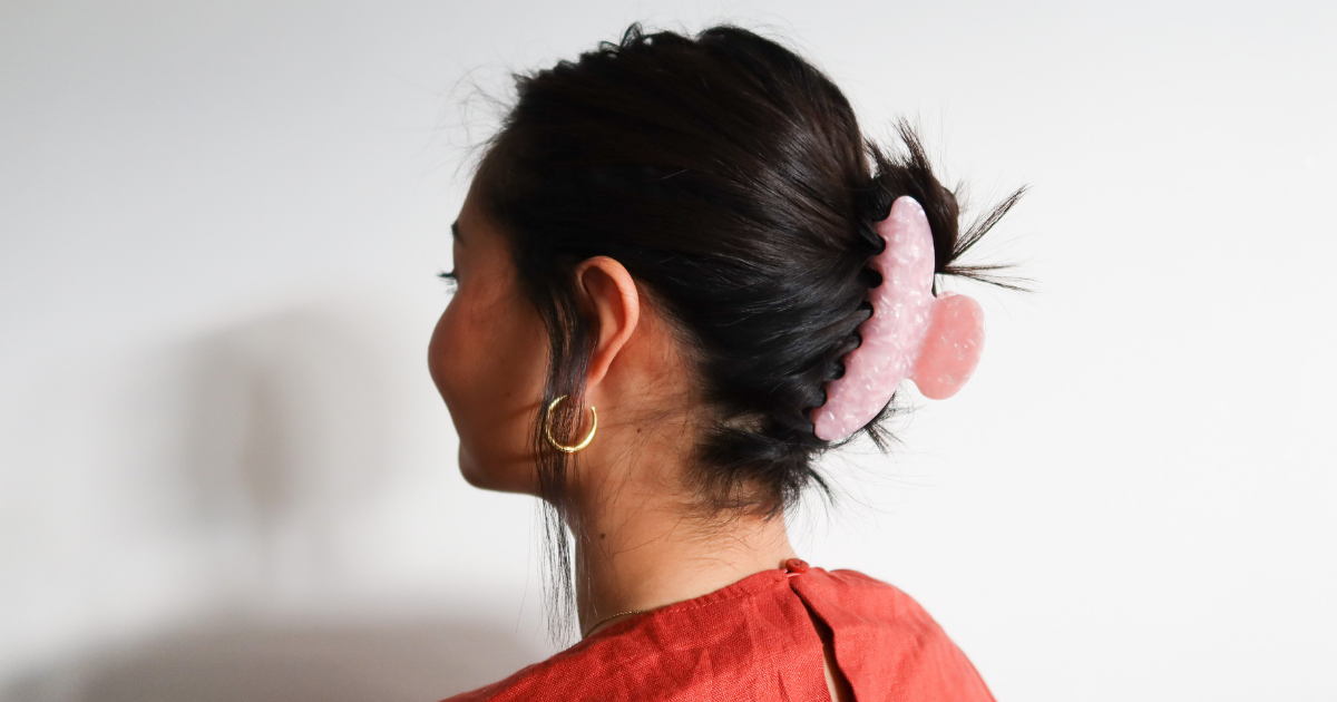VIDEO: How To Style Hair With a Claw Clip | Easy Claw Clip Hairstyles