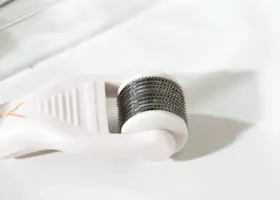 VIDEO: Skin Needling 101 - Dermarolling vs Dermapen Microneedling