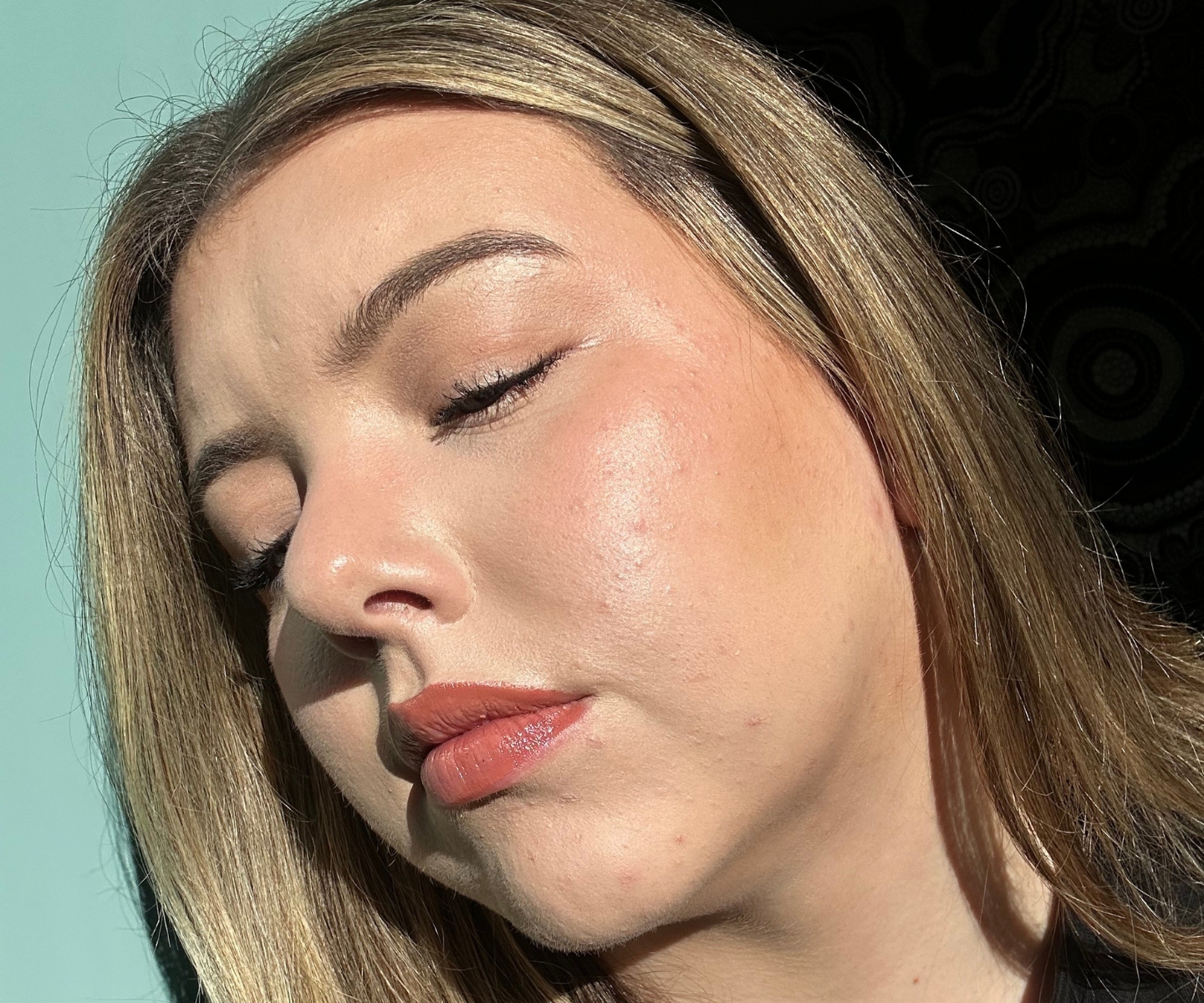 Maybelline Skin Tint Maddy selfie sunlight in-article