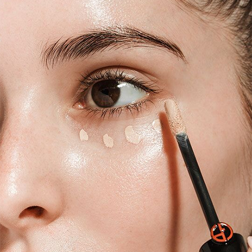How To Choose The Right Shade Of Concealer