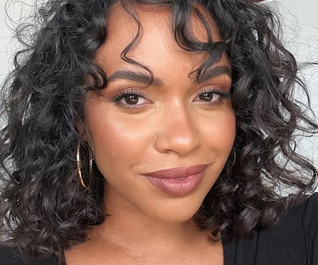 I’m a Makeup Artist & Here’s How to Nail the ‘Soft Glam’ Look You’re Seeing Everywhere