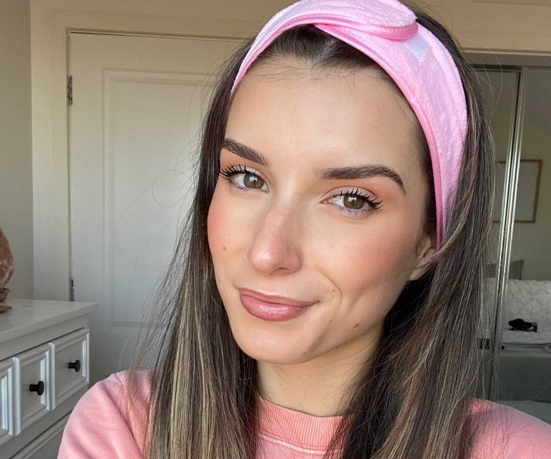 I'm a Makeup Artist & Here's How I Do My Everyday Makeup Look In Less Than  5 Minutes