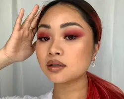 What's the Difference Between Bronzing and Contouring?