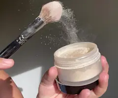 What's the Difference Between Pressed and Loose Powder?