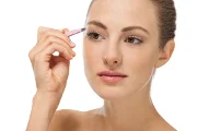 Eyebrow Essentials: How to Choose the Best Tweezers