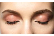 How Do I Make My Eyeshadow Last All Day?