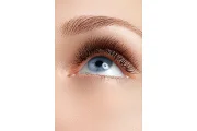 Getting Perfect Brows With a Razor