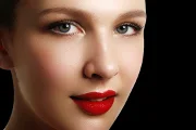 How Do I Make My Lipstick Last?
