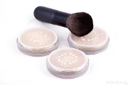 How to Apply Youngblood Loose Mineral Foundation