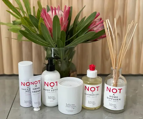 Beauty IQ Article - PSA: This Cult Signature Scent Now Comes in a Luxe Diffuser, Candle & Shower Gel