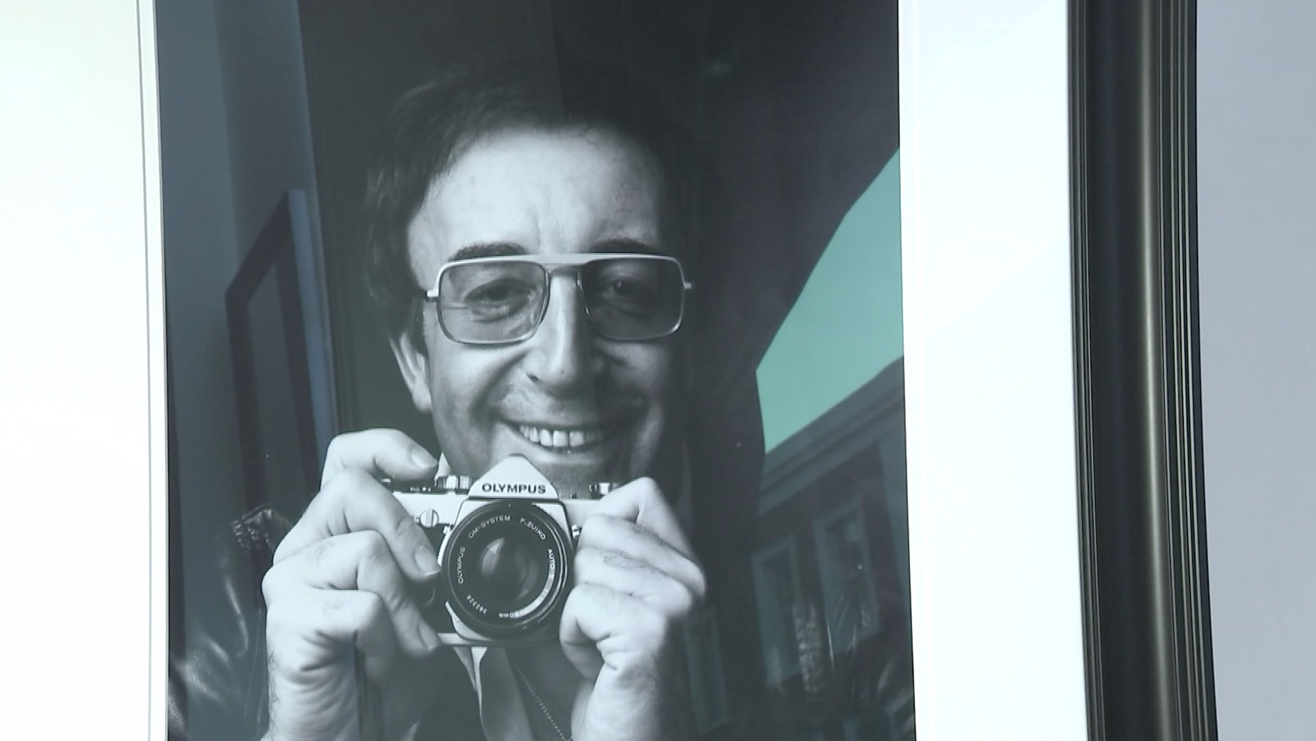 Peter Sellers photos auctioned off for heart charity | ITV News