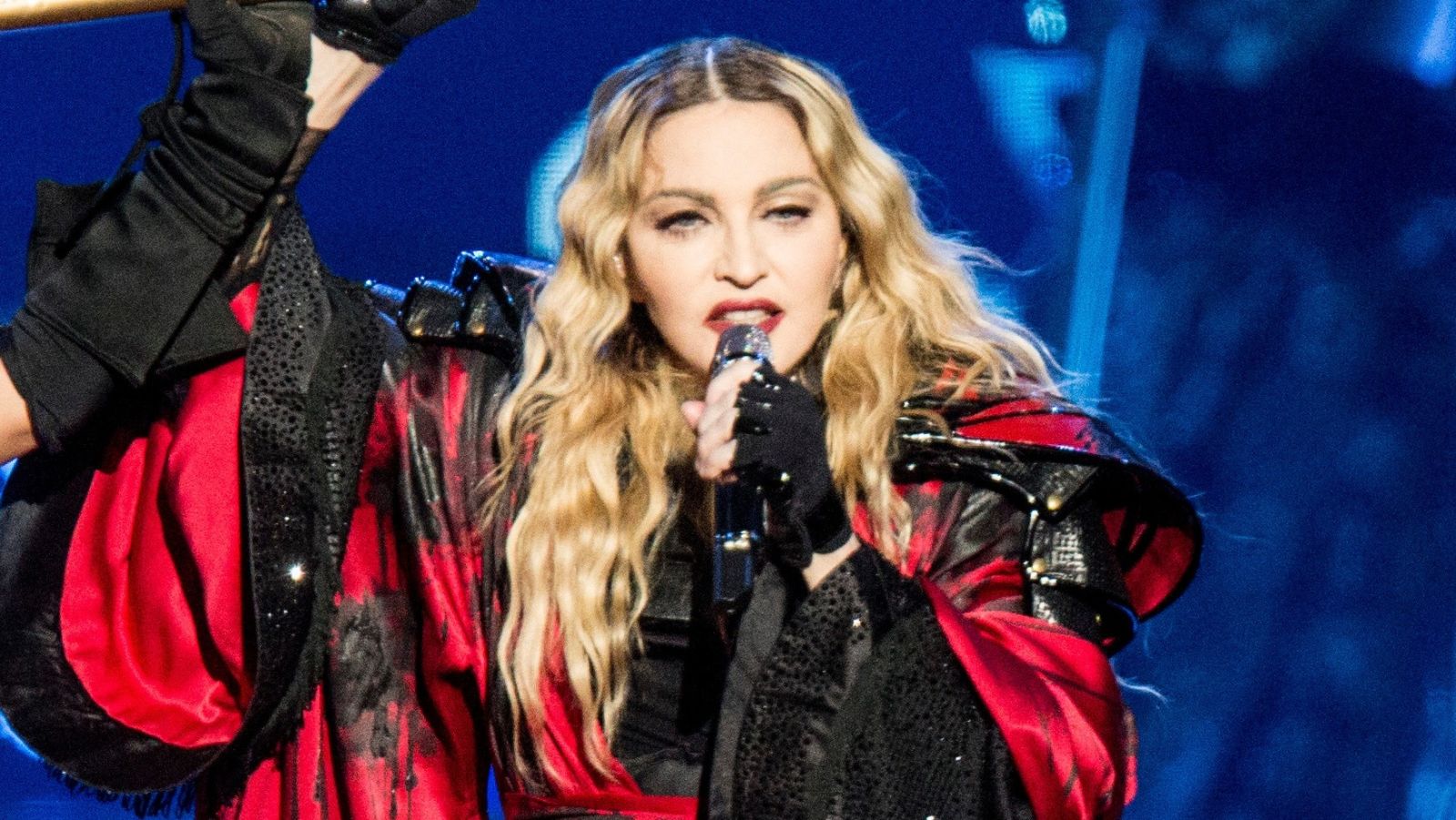 Emotional Madonna asks concert crowd to hold moment's silence for Paris ...
