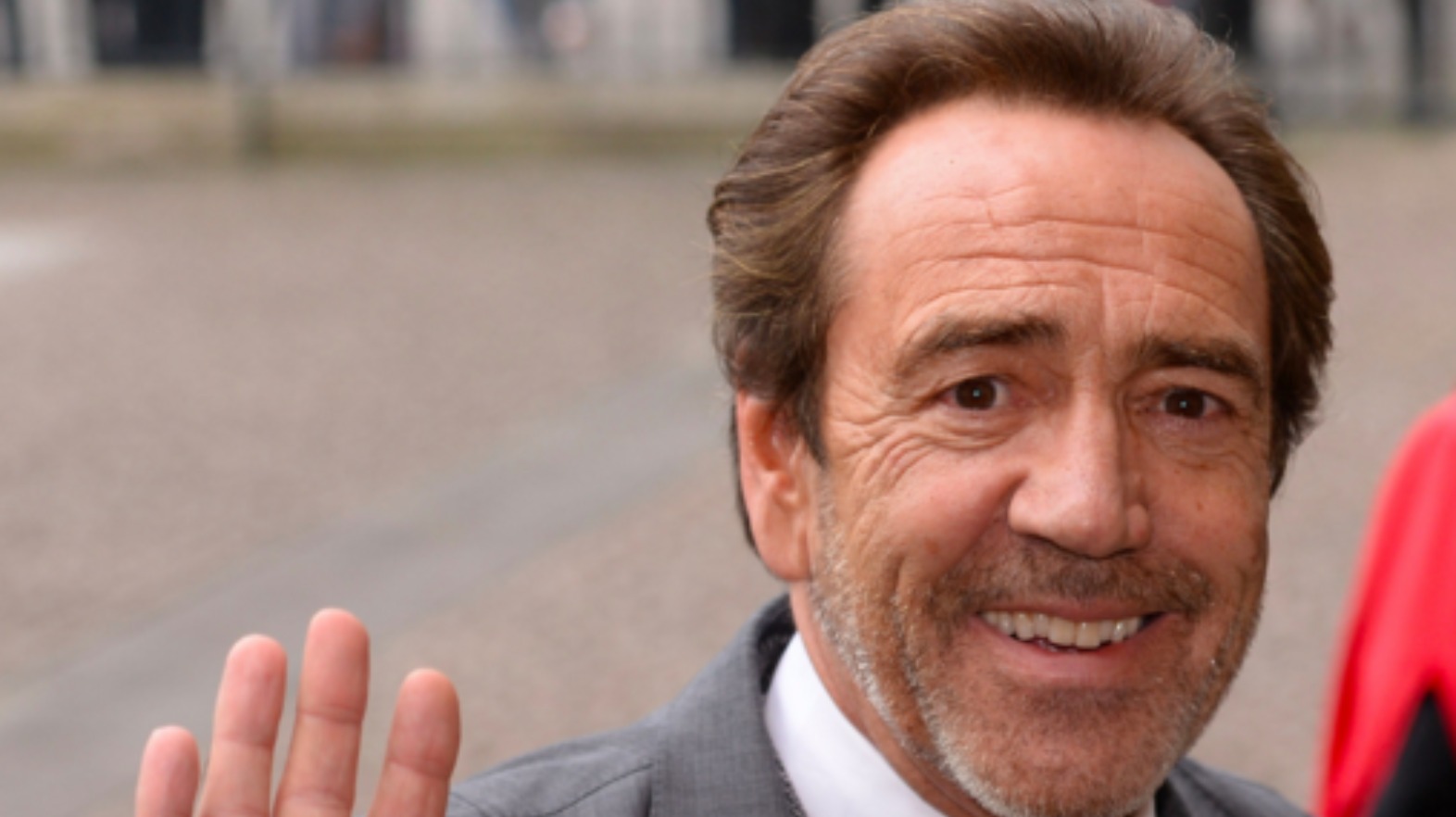 Actor Robert Lindsay granted Freedom of the Borough for services to