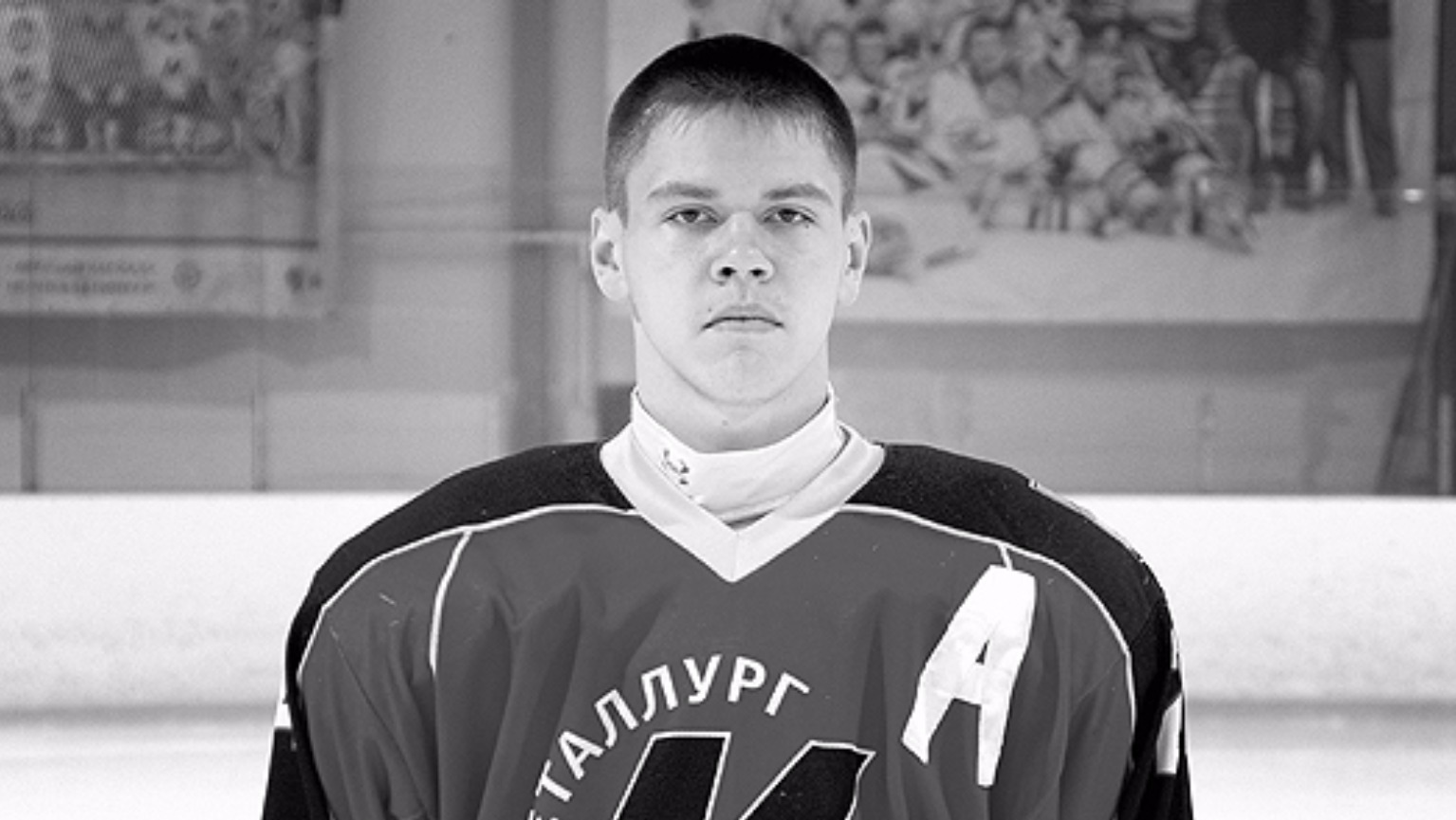 Teenage ice hockey star killed by 100mph puck ITV News
